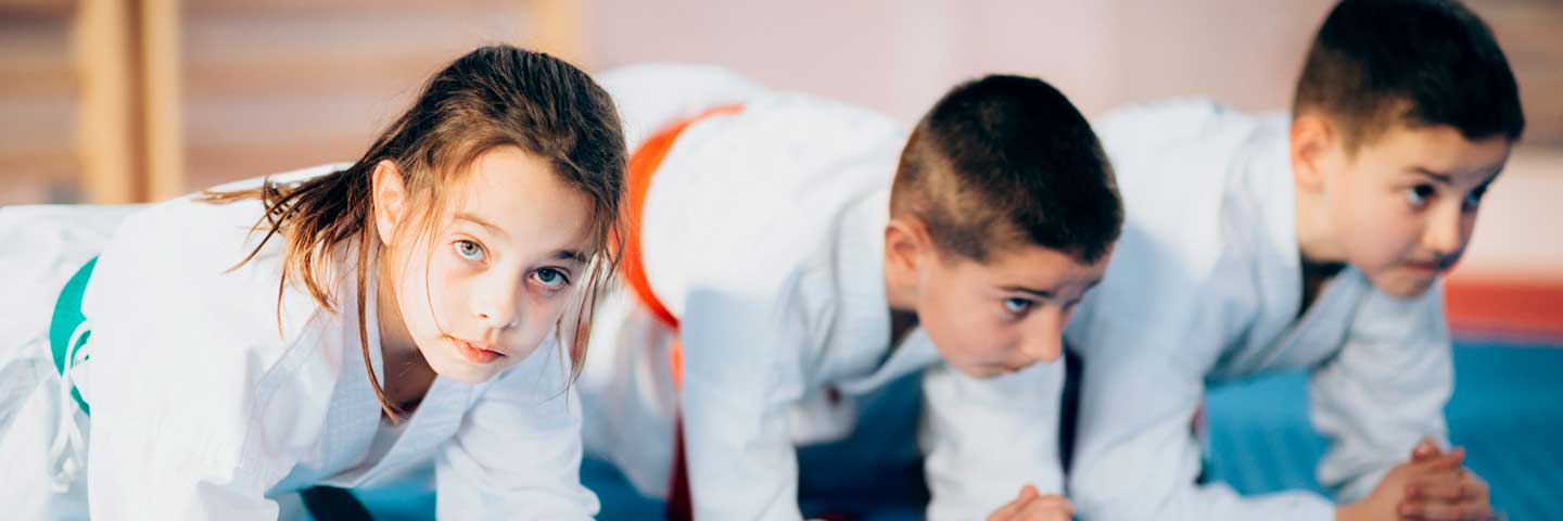 Kinder beim Ju-jutsu Training